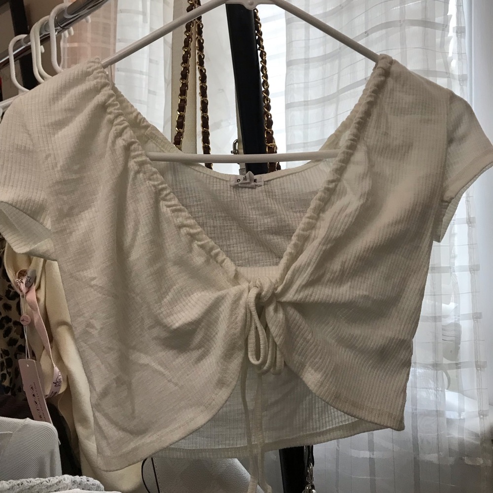 Garage front tie Flyaway Top